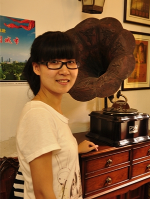 CaQn_1714121926644049362.jpg 1524556425243098332.jpg